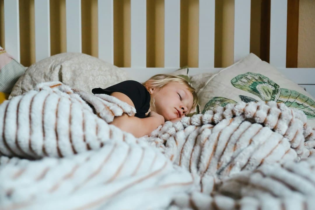 Kinderkissen: Ab wann sinnvoll und worauf achten?